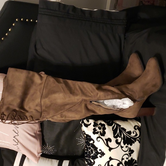 New Knee high boots - Picture 4 of 8